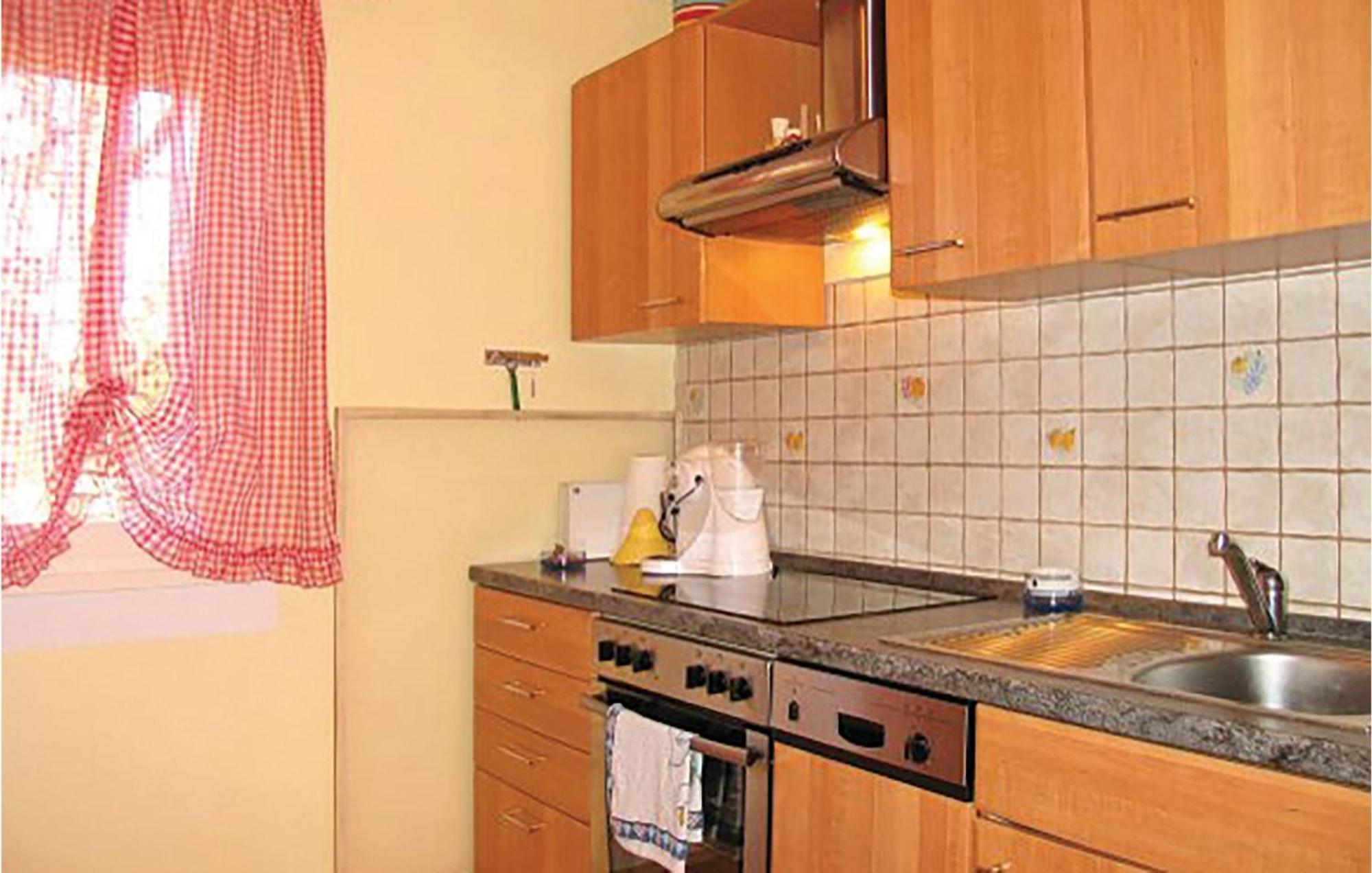 2 Bedroom Cozy Home In Bosiljevo Eksteriør bilde